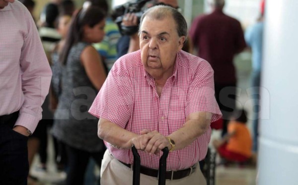 Rafael Ferrari explica salida de Vargas y llegada de Restrepo al Olimpia