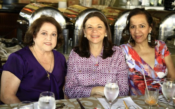 Karina Dieck despide su soltería