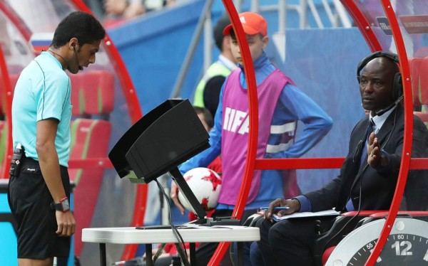 ¡Polémica!México favorecido gracias al VAR frente a Rusia