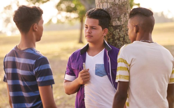 Cigarrillos electrónicos no disuaden a los niños de fumar