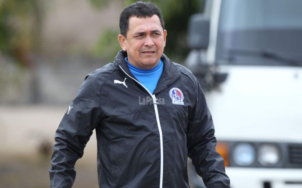 La reacción de Nahún Espinoza tras rumor de posible nuevo DT en Olimpia