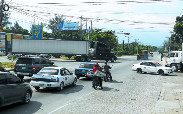 Conductores identifican 17 puntos críticos en bulevares de San Pedro Sula