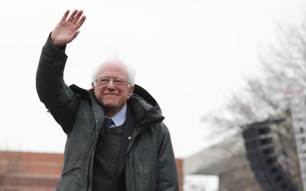Sanders inicia campaña electoral contra Trump, la 'persona más peligrosa'