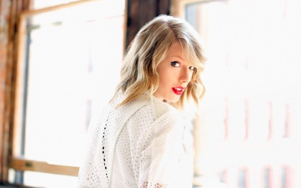 Taylor Swift se corona como reina en Instagram