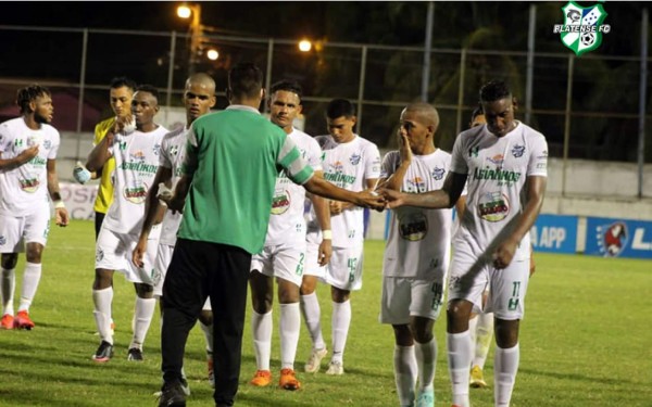 Platense rescindió contrato de dos futbolistas extranjeros: uno no alcanzó ni a debutar