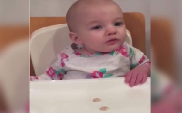 El truco de un bebé que ni los adultos logran hacerlo