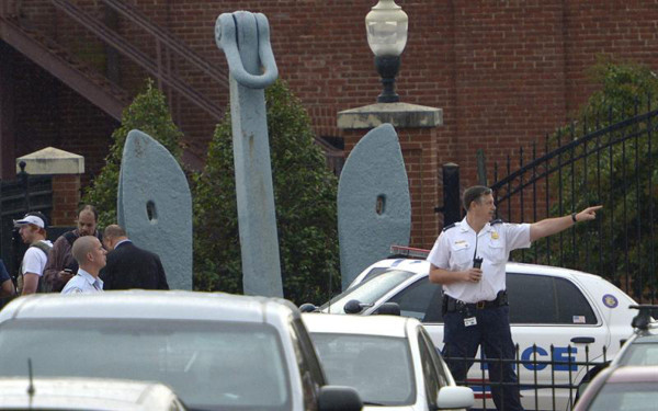 Washington vive tiroteo masivo que deja 13 muertos en instalación militar