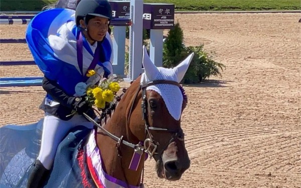 Jinete hondureño Lenir Pérez conquista medalla de plata en Estados Unidos