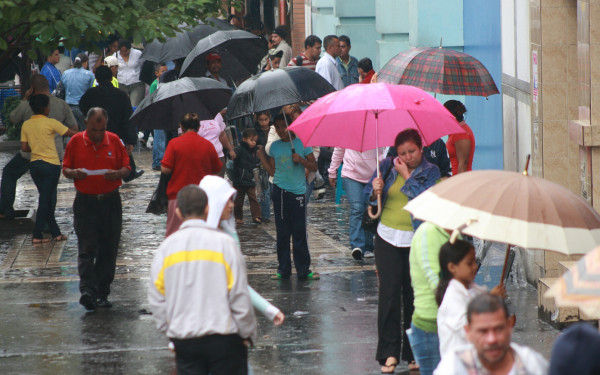 Pronostican fin de semana con lluvias y frío en todo el país