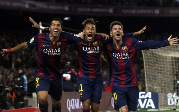 El tridente del Barça calma las aguas y vence al Atlético