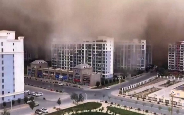 VIDEO: Tormenta de arena se traga la ciudad de Dunhuang en China