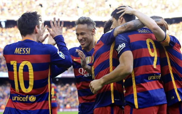 Messi y Luis Suárez dejan más líder de la Liga al Barcelona