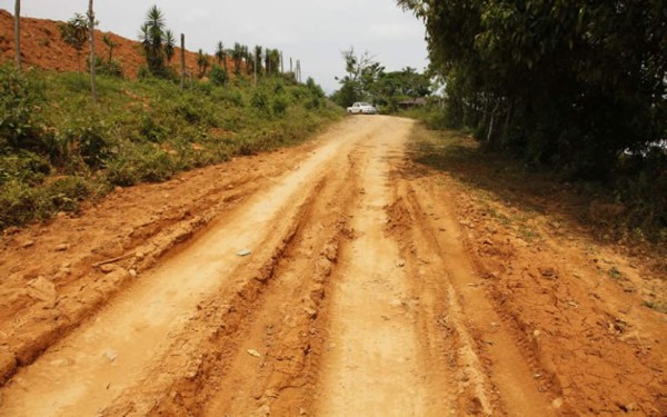 Demandan reparación de carretera en El Merendón