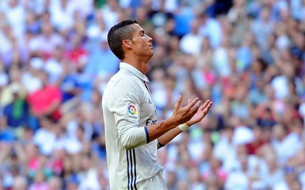 Video: Cristiano Ronaldo, molesto por silbidos de la afición del Real Madrid