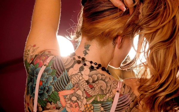 El doloroso proceso para quitar un tatuaje con láser