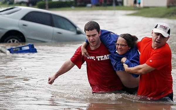 Abuela y sus cuatro nietos mueren por inundaciones en EUA