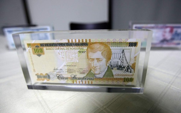 El lempira se toma un respiro de la devaluación