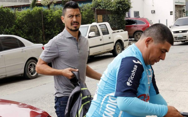 Roger Espinoza: 'Si se pierde un partido se complica'