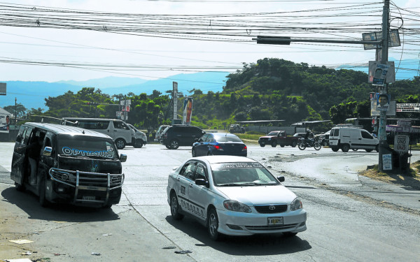 Conductores identifican 17 puntos críticos en bulevares de San Pedro Sula