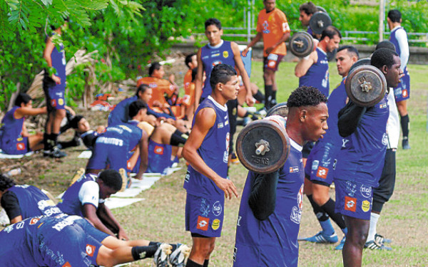 Quieren golear al León