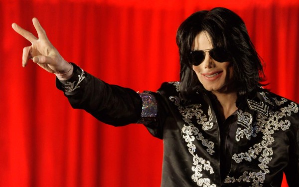 Michael Jackson dio $200 millones a denunciantes