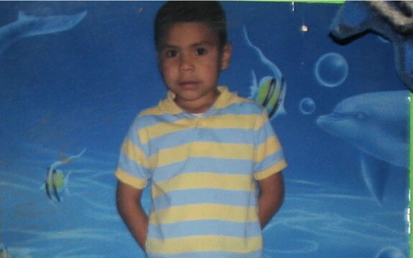 Madre y sus dos hijos mueren tras caer carro en su casa en Tegucigalpa