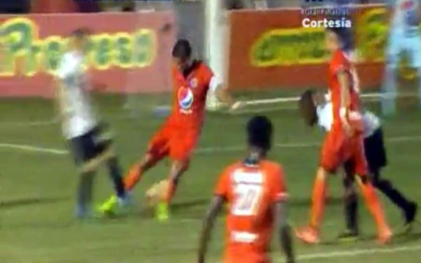VIDEO: El claro penal que no le pitaron al Honduras Progreso ante Motagua