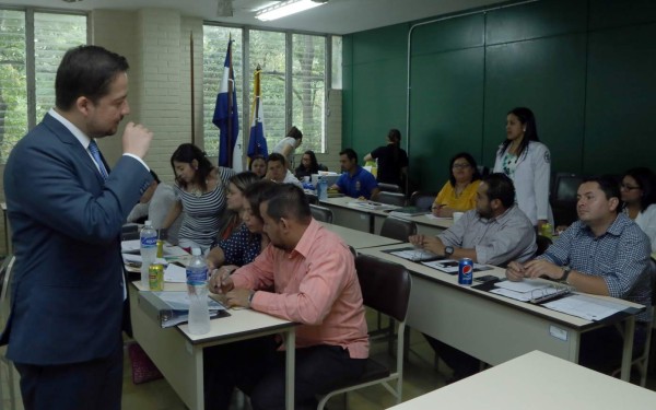 Capacitan a operadores de justicia en Criminalística