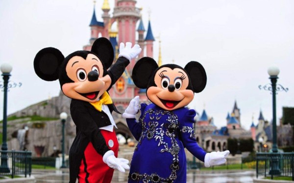 Mickey al rescate de Disneyland Paris con $1,250 millones