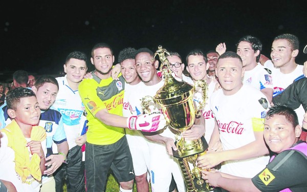 Olimpia, campeón de campeones de Honduras