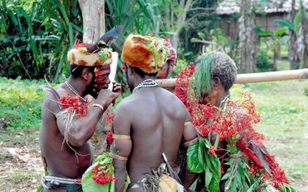 Una mujer muerta y dos heridas tras ser torturadas por prácticas de brujería