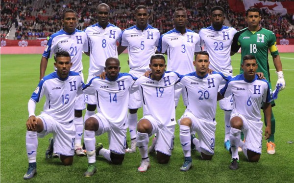 La Bicolor pisa suelo catracho esta noche