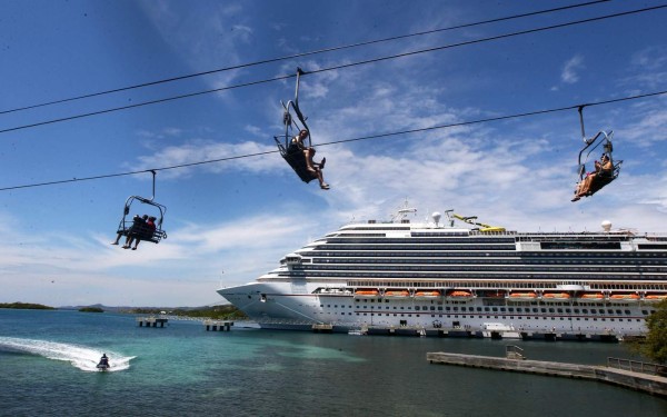 Sector turístico de Roatán teme perder llegada de cruceros por protestas