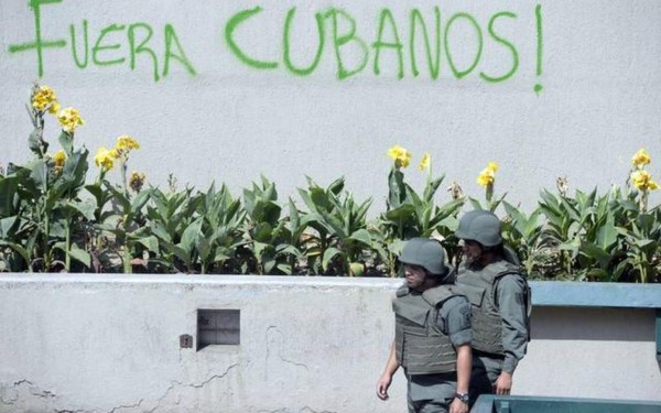 Cuba tiene 20,000 hombres entrenados para la guerra en Venezuela: Rivero