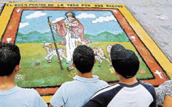 Villanueva se une a tradición de las alfombras de aserrín