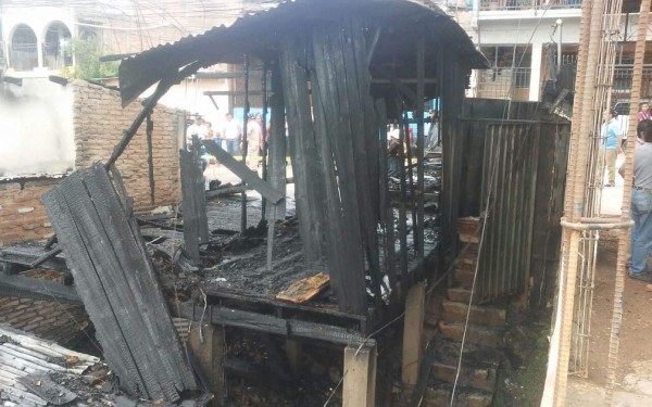 Explosión de pólvora incendia una vivienda en Comayagüela