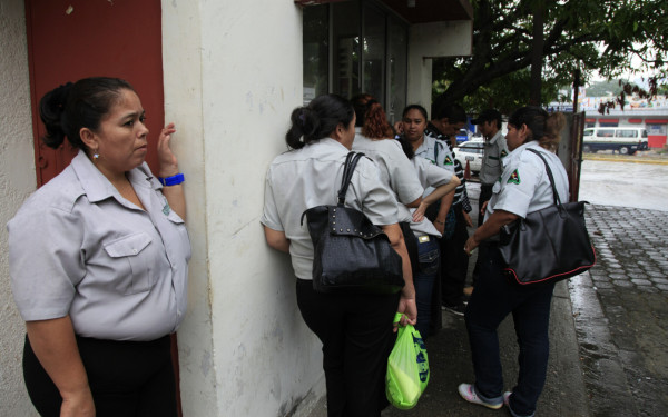 Desprotegidos pacientes y personal del Mario Rivas