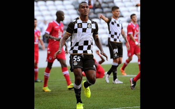 Brayan Beckeles al Necaxa de México