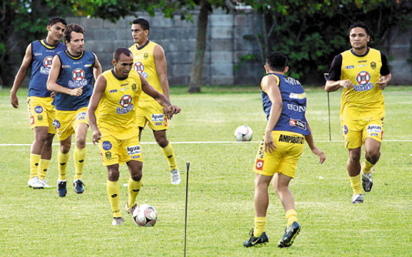 'No nos consideramos favoritos”: Carlinho