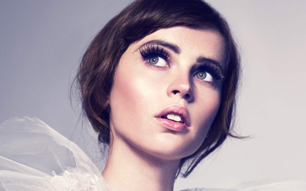 'No me siento famosa. Tengo mucha suerte”: Felicity Jones