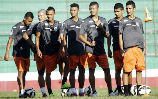 Jairo Puerto, duda para el clásico sampedrano