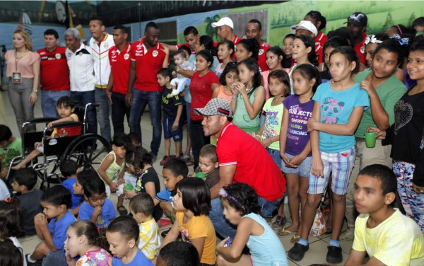El Marathón lleva alegría a un Hogar de Niños