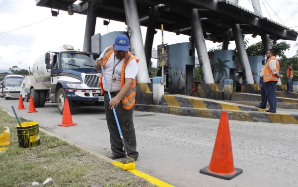 Señalizan las casetas de peaje en San Pedro Sula