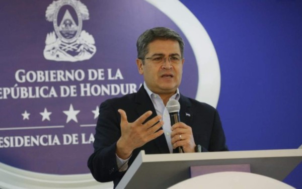 Presidente Hernández busca mecanismo para consolidar deudas de maestros