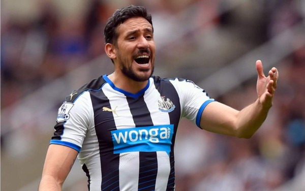 Jonás Gutiérrez es despedido del Newcastle... ¡por teléfono!
