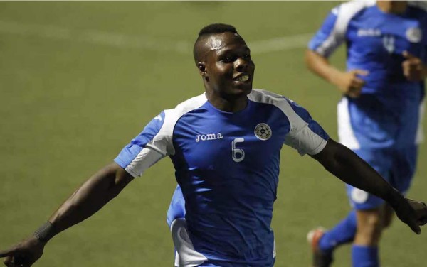 Nicaragüense Luis Copete podría pasar a Europa