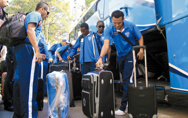 Mendoza da positivo y no jugará la Copa Uncaf