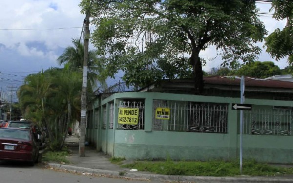 Ni a precio de remate se venden las casas de colonias abajo de la línea