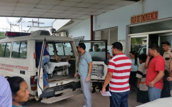 Tres muertos y 32 heridos en accidente vial en Santa Bárbara