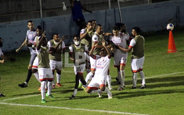 La Real Sociedad le empató (2-2) al Vida con un gol en el minuto 91.